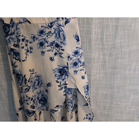 Women's By & by‎ Floral Dress Romper Size S (3) White Blue - Picture 3 of 7